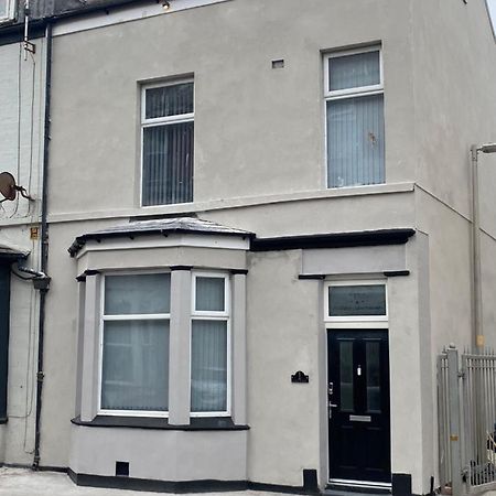 Ali'S Holiday Apartments F1 Blackpool Exterior photo