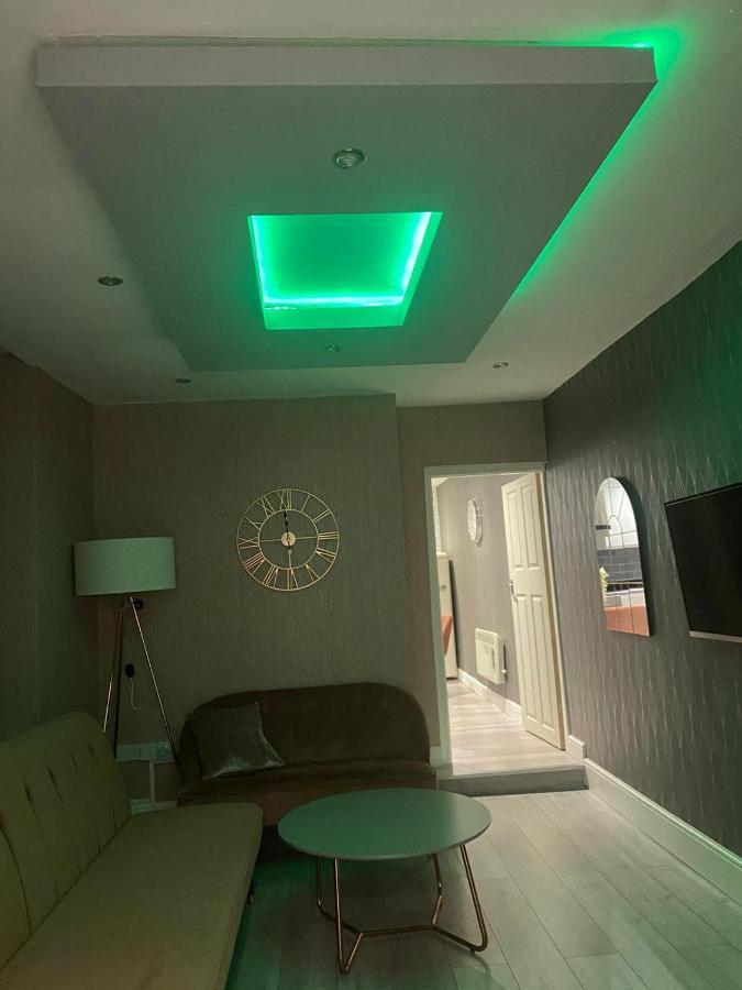 Ali'S Holiday Apartments F1 Blackpool Exterior photo